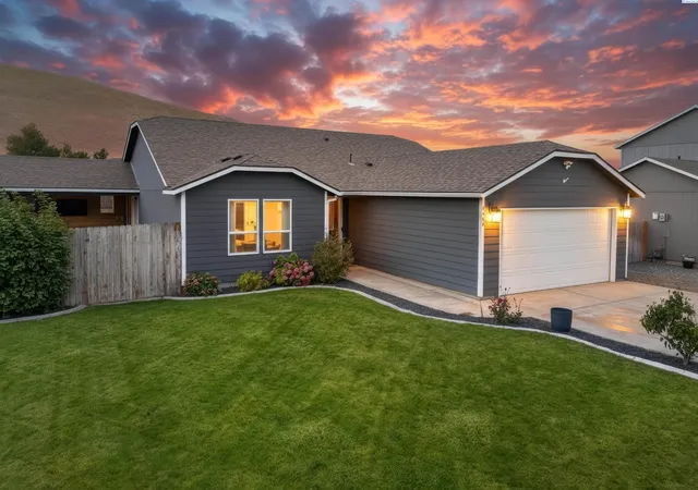 Photo 2 of Single family home for sale at 5405 Kirkwood Ln, West Richland, WA 99353 | MLS# PAC296959 | Listing updated on 2026-10-14