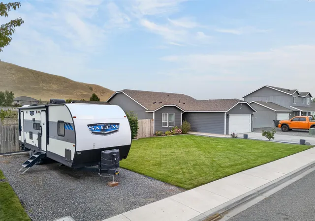 Photo 4 of Single family home for sale at 5405 Kirkwood Ln, West Richland, WA 99353 | MLS# PAC296959 | Listing updated on 2026-10-14