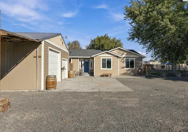 Photo 2 of Sale Pending at 218612 E Perkins Rd, Kennewick, WA 99337 | MLS# PAC296960 | Listing updated on 2026-10-21