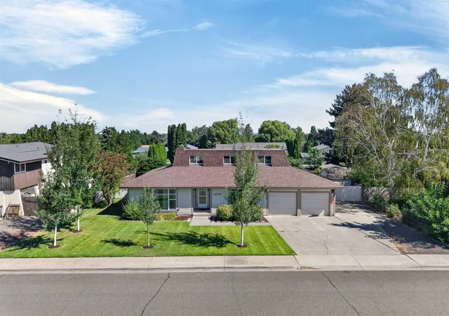 Photo 1 of Sale Pending at 4008 W 18th Avenue, Kennewick, WA 99338 | MLS# PAC296962 | Listing updated on 2026-10-21