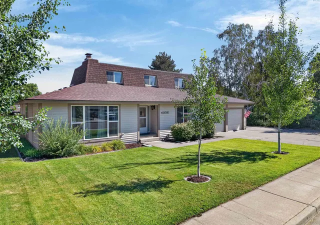 Photo 3 of Sale Pending at 4008 W 18th Avenue, Kennewick, WA 99338 | MLS# PAC296962 | Listing updated on 2026-10-21