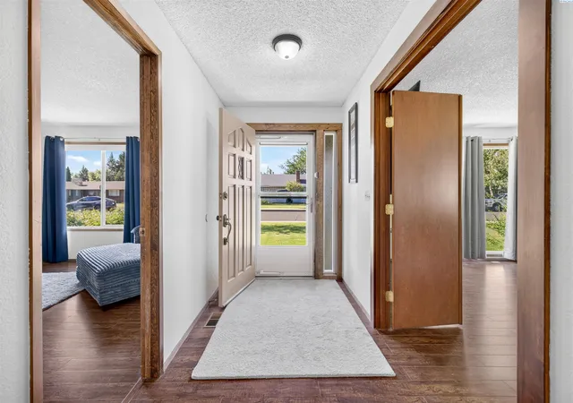 Photo 4 of Sale Pending at 4008 W 18th Avenue, Kennewick, WA 99338 | MLS# PAC296962 | Listing updated on 2026-10-21
