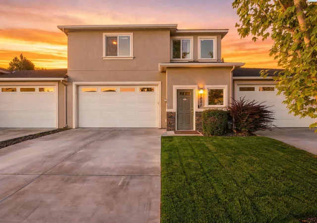 Photo 1 of Townhouse for sale at 1081 S Delaware St, Kennewick, WA 99338 | MLS# PAC296963 | Listing updated on 2026-10-22