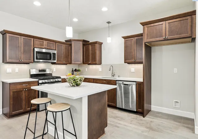 Photo 3 of Townhouse for sale at 1081 S Delaware St, Kennewick, WA 99338 | MLS# PAC296963 | Listing updated on 2026-10-22