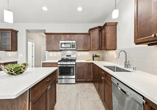 Photo 4 of Townhouse for sale at 1081 S Delaware St, Kennewick, WA 99338 | MLS# PAC296963 | Listing updated on 2026-10-22