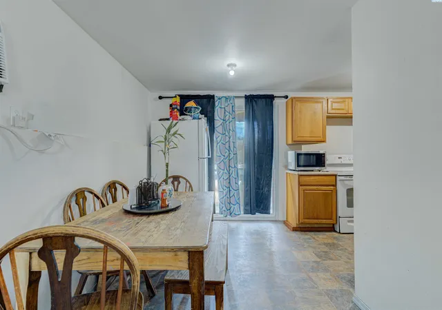 Photo 3 of Multi family home for sale at 7208 W Yellowstone, Kennewick, WA | MLS# PAC296964 | Listing updated on 2026-10-18