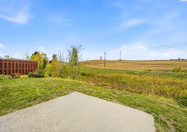 Photo 3 of Single family home for sale at 1438 Sw Lost Trl, Pullman, WA 99163 | MLS# PAC296978 | Listing updated on 2026-10-15