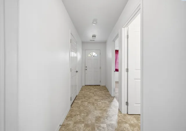 Photo 4 of Single family home for sale at 1438 SW Lost Trl, Pullman, WA 99163 | MLS# PAC296978 | Listing updated on 2026-10-15