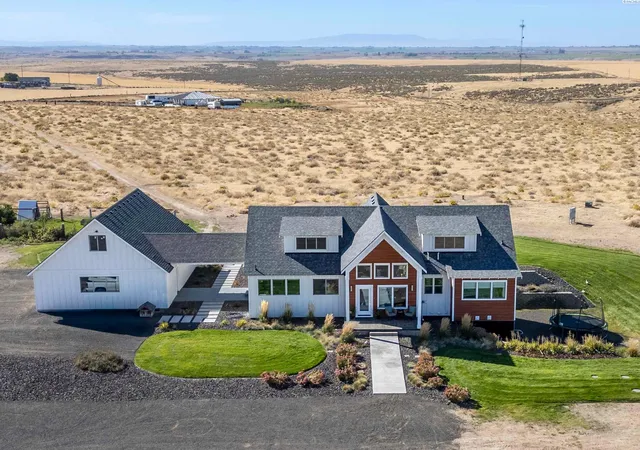 Photo 1 of Single family home for sale at 842 Stastney Rd, Eltopia, WA 99330 | MLS# PAC296983 | Listing updated on 2026-10-23