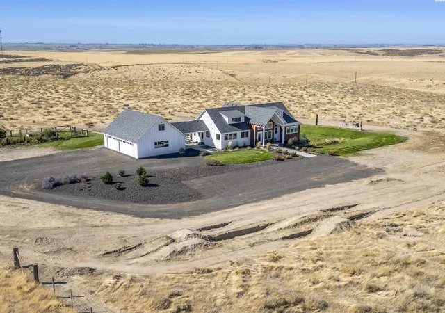 Photo 3 of Single family home for sale at 842 Stastney Rd, Eltopia, WA 99330 | MLS# PAC296983 | Listing updated on 2026-10-23