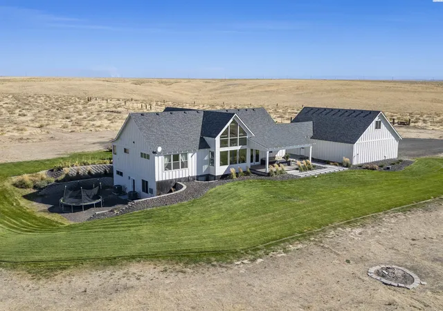 Photo 4 of Single family home for sale at 842 Stastney Rd, Eltopia, WA 99330 | MLS# PAC296983 | Listing updated on 2026-10-23