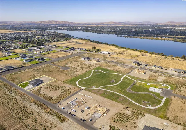 Photo 1 of Single family home for sale at 8402 Axil Ln, Pasco, WA 99301 | MLS# PAC297011 | Listing updated on 2026-10-23