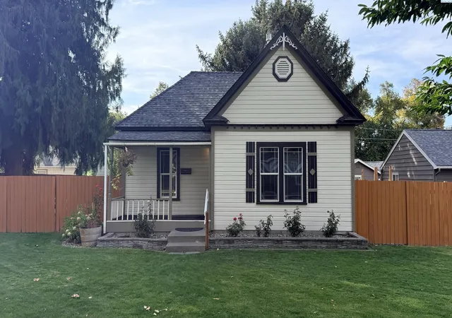 Photo 1 of Single family home for sale at 711 Main St, Prosser, WA 99350 | MLS# PAC297020 | Listing updated on 2026-10-17