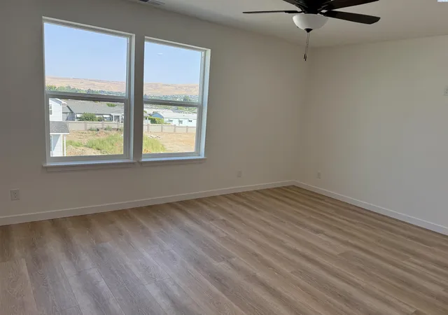 Photo 3 of Single family home for sale at 106 Claret Dr, Prosser, WA 99350 | MLS# PAC297021 | Listing updated on 2026-10-17