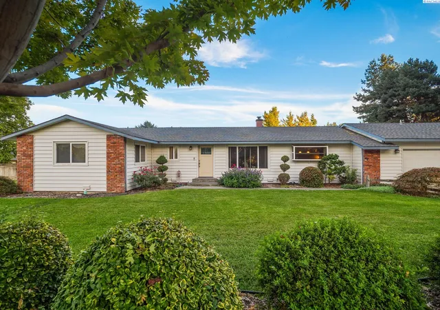 Photo 3 of Single family home for sale at 4209 S Elm St, Kennewick, WA 99337 | MLS# PAC297026 | Listing updated on 2026-10-15