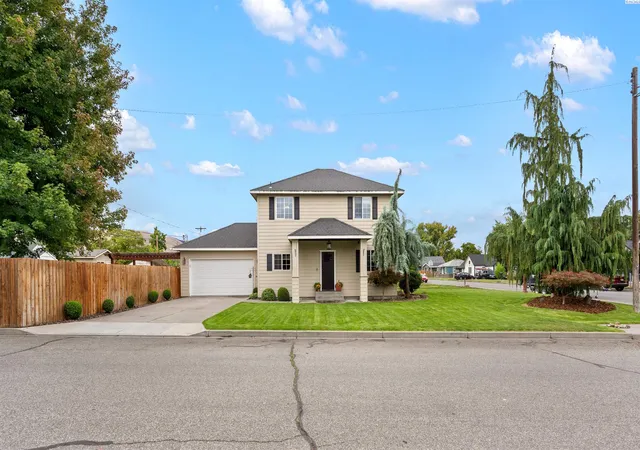 Photo 1 of Single family home for sale at 1431 Grant Ave, Prosser, WA 99350 | MLS# PAC297027 | Listing updated on 2026-10-14