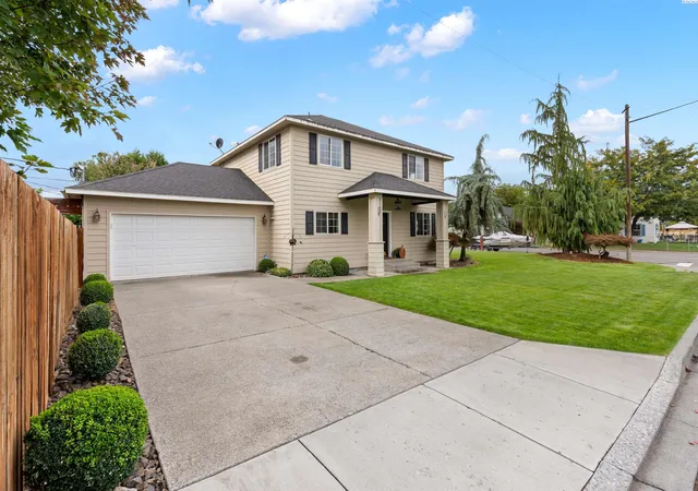 Photo 2 of Single family home for sale at 1431 Grant Ave, Prosser, WA 99350 | MLS# PAC297027 | Listing updated on 2026-10-14