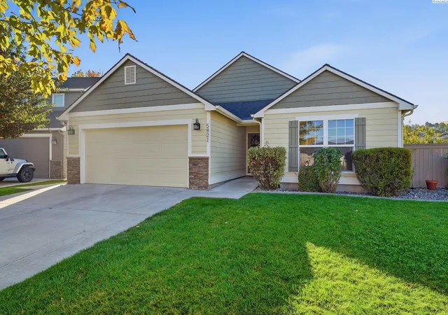 Photo 1 of Single family home for sale at 5821 W 17th Avenue, Kennewick, WA 99338 | MLS# PAC297028 | Listing updated on 2026-10-15