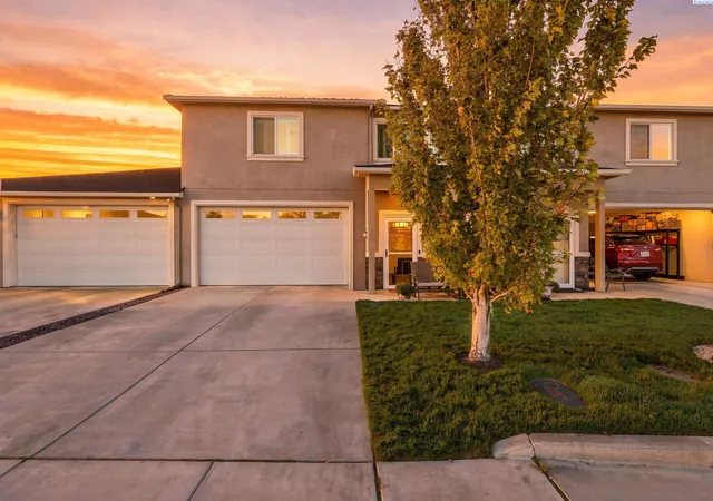 Photo 1 of Townhouse for sale at 1018 S Elma St, Kennewick, WA 99338 | MLS# PAC297031 | Listing updated on 2026-10-22