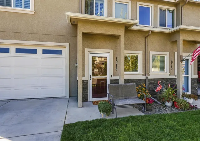 Photo 3 of Townhouse for sale at 1018 S Elma St, Kennewick, WA 99338 | MLS# PAC297031 | Listing updated on 2026-10-22