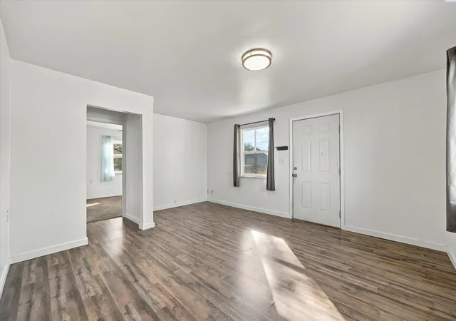 Photo 3 of Single family home for sale at 146 Walnut St, Burbank, WA 99323 | MLS# PAC297037 | Listing updated on 2026-10-16