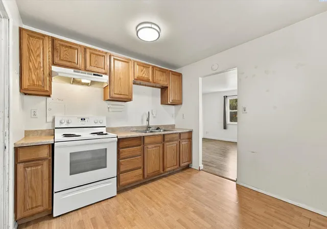 Photo 4 of Single family home for sale at 146 Walnut St, Burbank, WA 99323 | MLS# PAC297037 | Listing updated on 2026-10-16