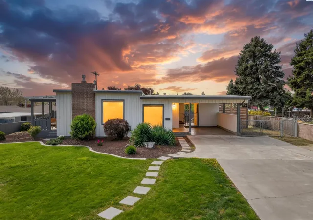 Photo 1 of Single family home for sale at 2409 W Albany, Kennewick, WA 99336 | MLS# PAC297039 | Listing updated on 2026-10-14