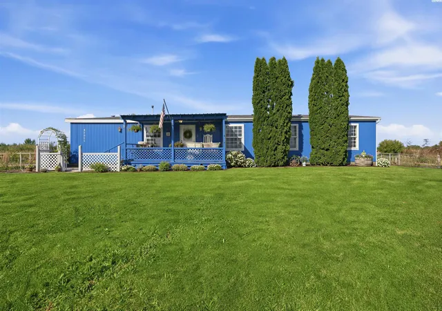 Photo 3 of Sale Pending at 43808 E Mountain Pl, Benton City, WA 99320 | MLS# PAC297050 | Listing updated on 2026-10-21