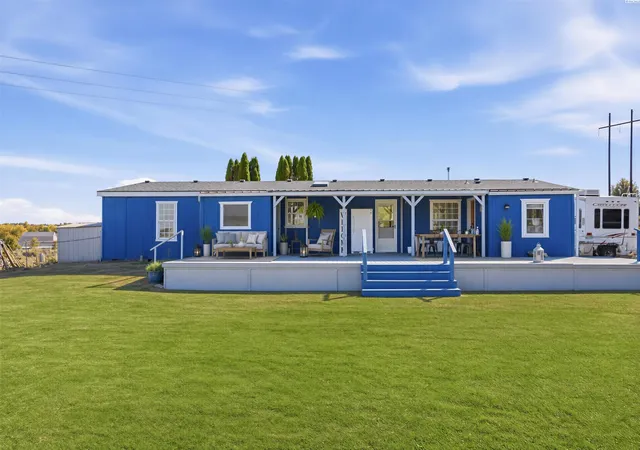 Photo 4 of Sale Pending at 43808 E Mountain Pl, Benton City, WA 99320 | MLS# PAC297050 | Listing updated on 2026-10-21