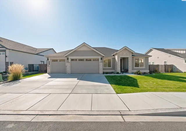 Photo 2 of Single family home for sale at 383 Ventus St, Richland, WA 99352 | MLS# PAC297058 | Listing updated on 2026-10-27