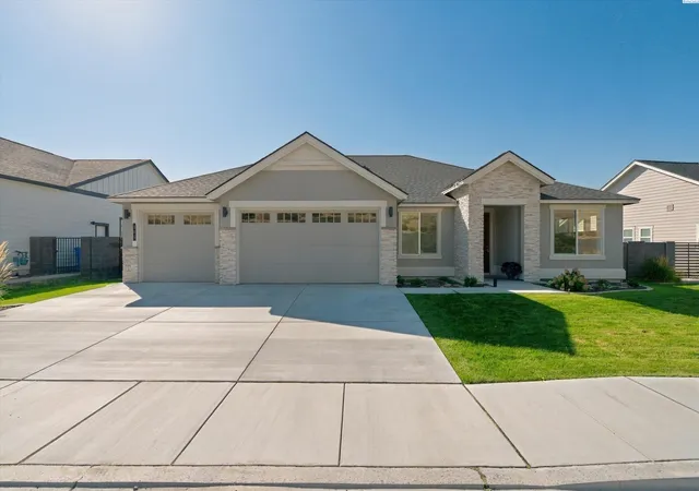 Photo 3 of Single family home for sale at 383 Ventus St, Richland, WA 99352 | MLS# PAC297058 | Listing updated on 2026-10-27