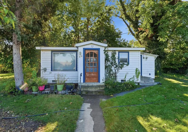 Photo 1 of Single family home for sale at 919 W Canal Dr, Kennewick, WA 99336 | MLS# PAC297064 | Listing updated on 2026-10-18
