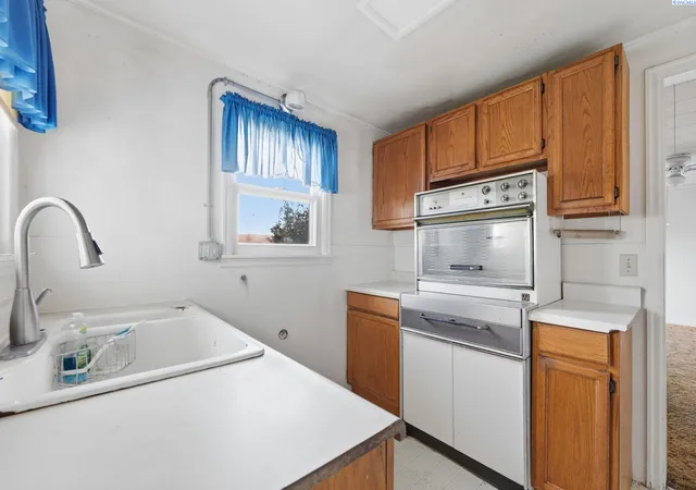 Photo 3 of Single family home for sale at 919 W Canal Dr, Kennewick, WA 99336 | MLS# PAC297064 | Listing updated on 2026-10-18