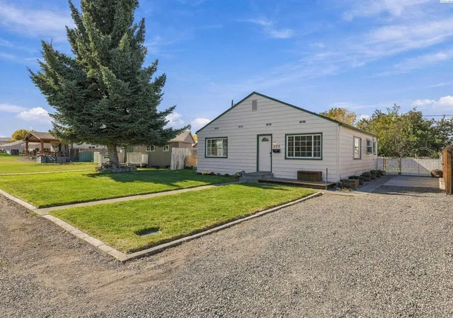 Photo 1 of Sale Pending at 357 Sanford Ave, Richland, WA 99352 | MLS# PAC297070 | Listing updated on 2026-10-21