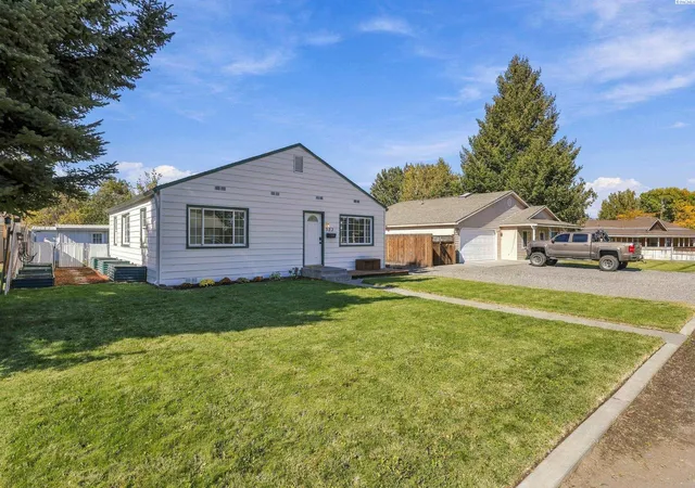 Photo 3 of Sale Pending at 357 Sanford Ave, Richland, WA 99352 | MLS# PAC297070 | Listing updated on 2026-10-21