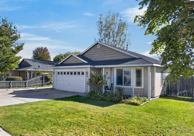 Photo 2 of Single family home for sale at 9404 Percheron Dr, Pasco, WA 99301 | MLS# PAC297075 | Listing updated on 2026-10-16