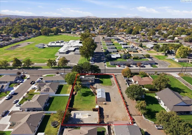 Photo 3 of Sale Pending at 2103 S Washington St, Kennewick, WA 99337 | MLS# PAC297078 | Listing updated on 2026-10-21