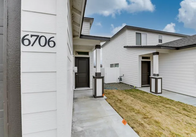 Photo 3 of Sale Pending at 6706 Dradie Pl, Pasco, WA 99301 | MLS# PAC297081 | Listing updated on 2026-10-21