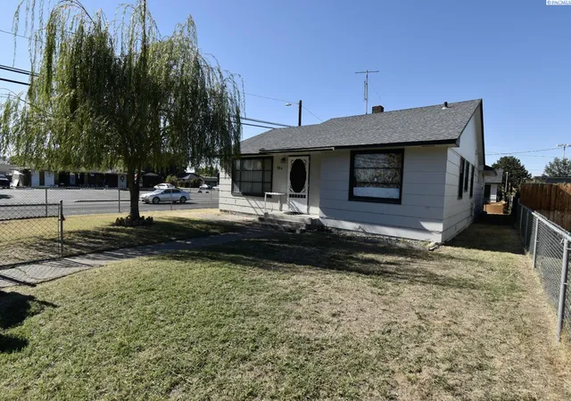 Photo 1 of Single family home for sale at 904 N 15th Avenue, Pasco, WA 99301 | MLS# PAC297091 | Listing updated on 2026-10-23