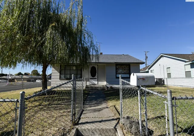 Photo 14 of Single family home for sale at 904 N 15th Avenue, Pasco, WA 99301 | MLS# PAC297091 | Listing updated on 2026-10-23