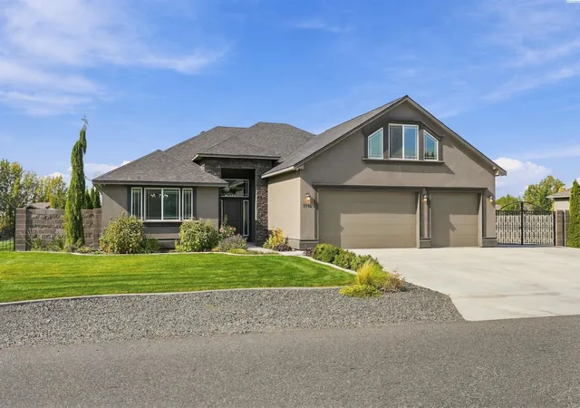 Photo 3 of Single family home for sale at 1916 Road 72, Pasco, WA 99301 | MLS# PAC297099 | Listing updated on 2026-10-14