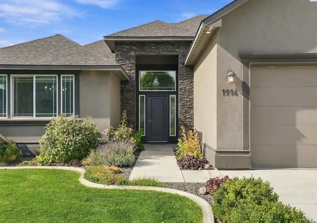 Photo 4 of Single family home for sale at 1916 Road 72, Pasco, WA 99301 | MLS# PAC297099 | Listing updated on 2026-10-14