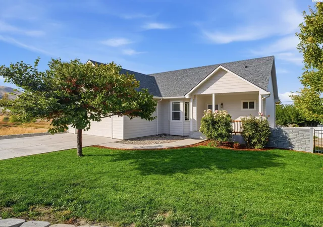 Photo 1 of Single family home for sale at 1210 Gage Blvd, Richland, WA 99352 | MLS# PAC297109 | Listing updated on 2026-10-17