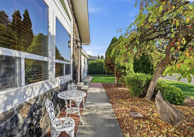 Photo 3 of Single family home for sale at 1827 Mcmurray Ave, Richland, WA 99354 | MLS# PAC297118 | Listing updated on 2026-10-15