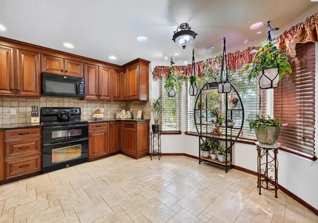 Photo 4 of Single family home for sale at 4316 W 8th Avenue, Kennewick, WA 99336 | MLS# PAC297121 | Listing updated on 2026-10-21