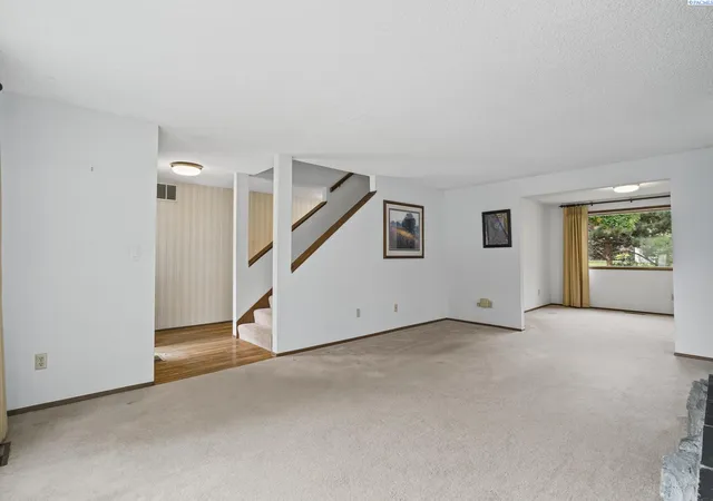 Photo 4 of Single family home for sale at 908 S Wilson Ct, Kennewick, WA 99336 | MLS# PAC297123 | Listing updated on 2026-10-20