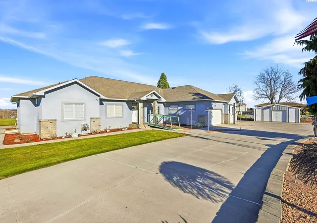 Photo 3 of Single family home for sale at 5016 W & Kna Yellowstone Ave, Kennewick, WA 99336 | MLS# PAC297126 | Listing updated on 2026-10-22
