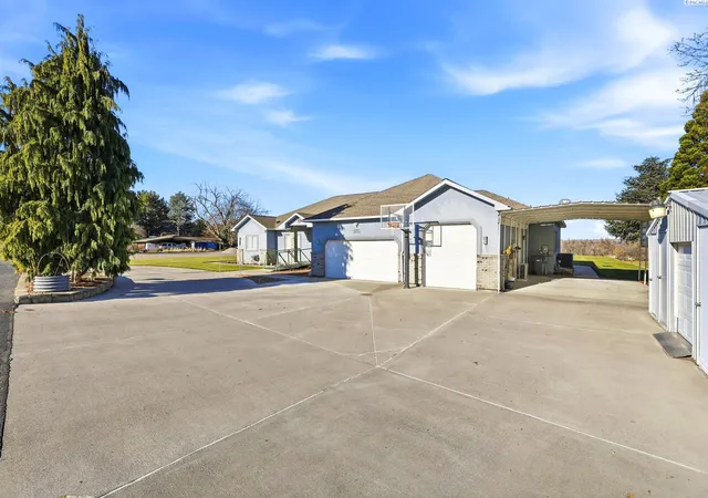 Photo 4 of Single family home for sale at 5016 W & Kna Yellowstone Ave, Kennewick, WA 99336 | MLS# PAC297126 | Listing updated on 2026-10-22