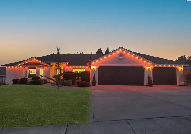 Photo 1 of Sale Pending at 227 Bear Dr, Richland, WA 99352 | MLS# PAC297128 | Listing updated on 2026-10-21