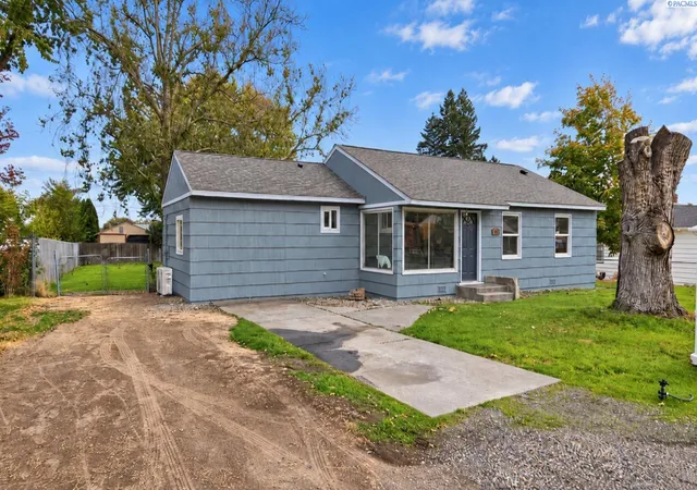 Photo 2 of Single family home for sale at 509 S Johnson St, Kennewick, WA 99336 | MLS# PAC297130 | Listing updated on 2026-10-16